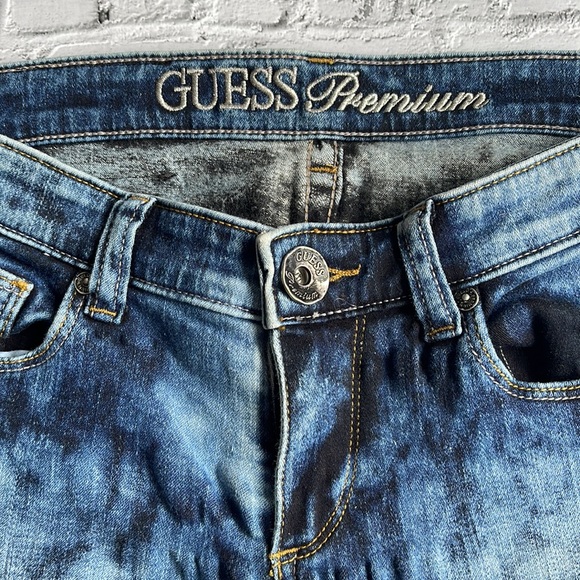 GUESS | Premium denim skinny jeans in bleached acid wash - Picture 5 of 8